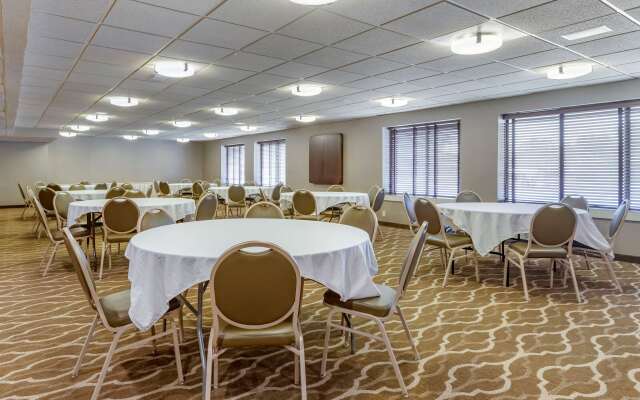 Comfort Inn Lansing West