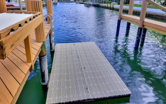 Shalimar Waterfront Pool Home