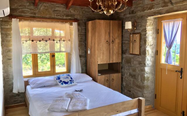 Sari Keçi̇ Taş Otel