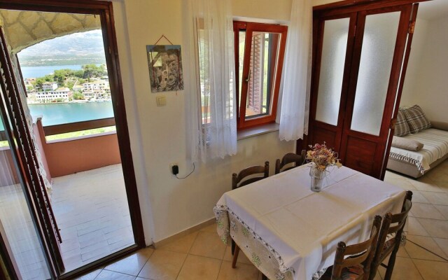 Luxurious Apartment in Novigrad with Terrace