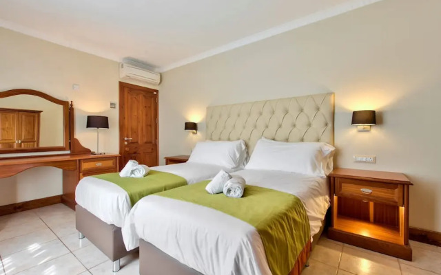 Villa Stephanotis - 3 Bedroom Villa With Pool