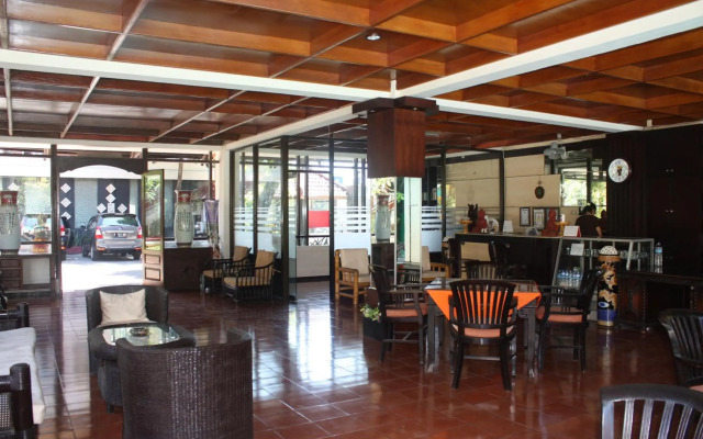 Puri Naga Beachfront Cottages