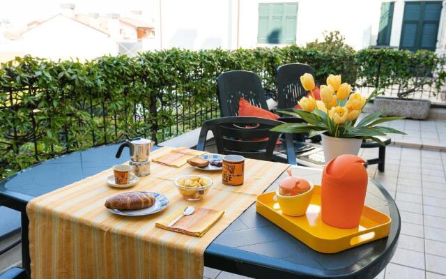 Terrazza del Gelsomino with terrace and open view