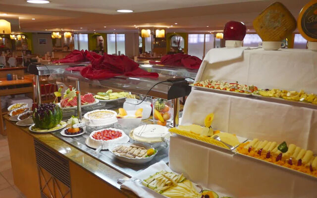 Universal Hotel Perla