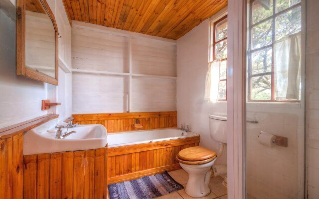 Woodlands Cottages & Camping