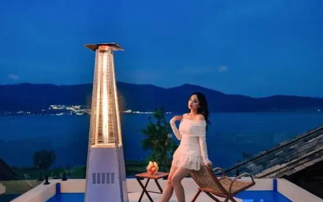 Yunyi Seascape Sunrise Xixia Yueshang Gun Scenic Apartment (Caicun Erhai)