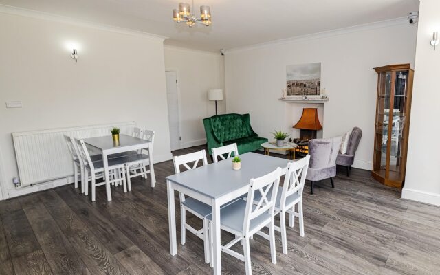 Woodford Hotel