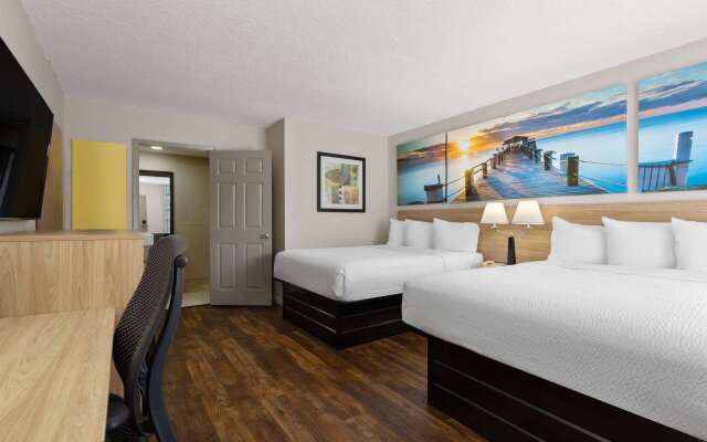 Days Inn by Wyndham St. Petersburg Central