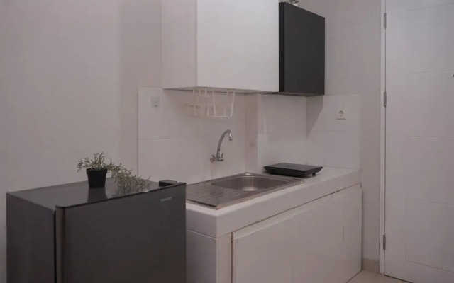 Cozy And Homey Studio At Trimezia Beverly 90210 Apartment