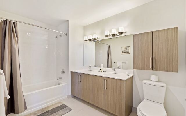 Skyline Luxury Home Suites at Newport