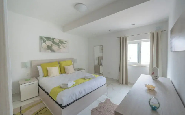 Chic Modern 1BR APT near Salina Bay