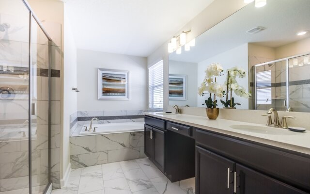 6 Bedroom 5 Bathroom Vacation Home