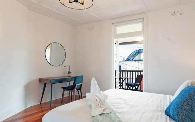 Luxurious Heritage Home with Harbour Bridge Views – Guest Rooms – Sydney
