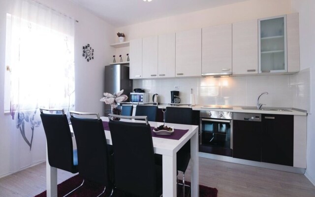 5 Villa Antique With Extra Large Pool