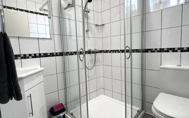 Central Cove Guesthouse