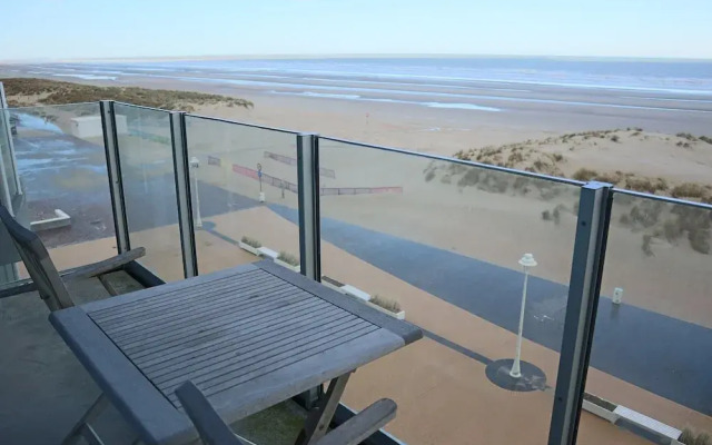 Apartment in Nieuwpoort With Terrace