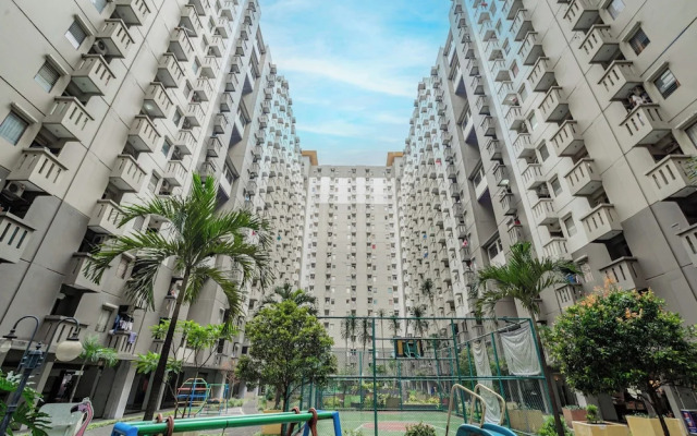 OYO 94052 Apartement Gateway Cicadas by Guling Property