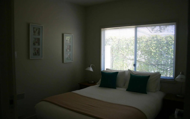 Abalina Cottages, Rotary Drive
