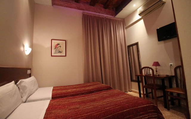 Hostal Orleans