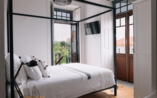 Penedo da Saudade Suites & Hostel