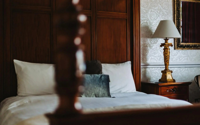 Brook Hall Hotel