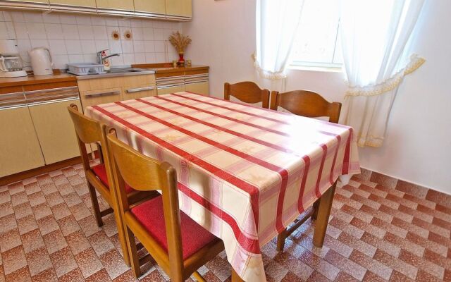 House 385