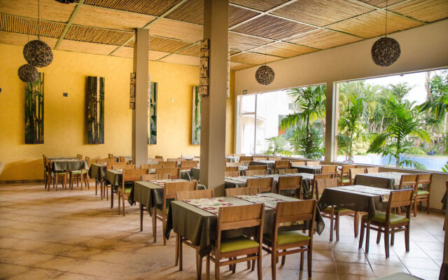 Hotel Mil Flores