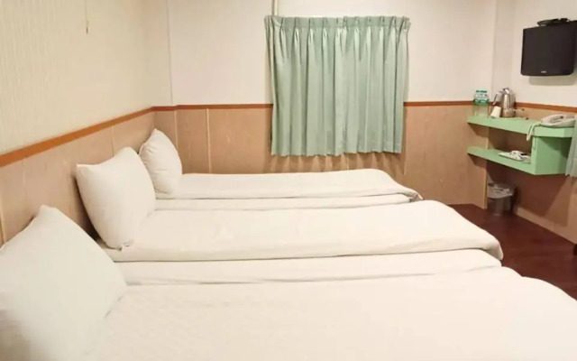 Yinglun Hotel