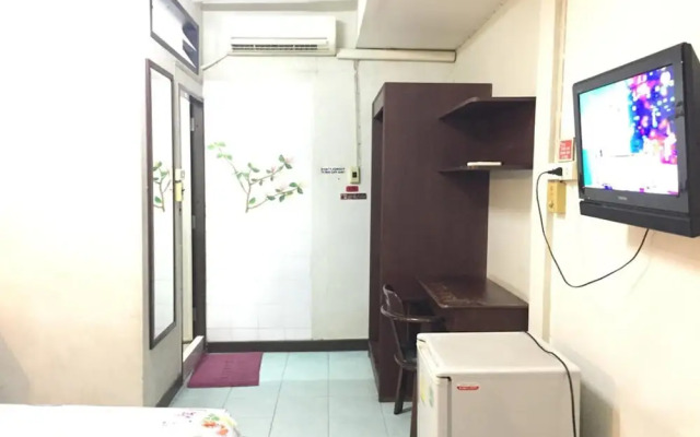 Nat 2 Guest House