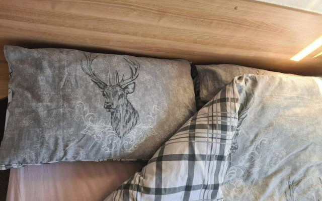 2 Bed Lodge - Sleeps 5 - Parking - Pets - Wifi