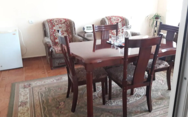Hotel Dina