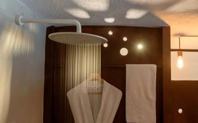 Solstice Luxury Suites