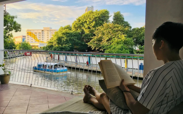 SPOT ON 90746 Vspace Guesthouse & Cafe