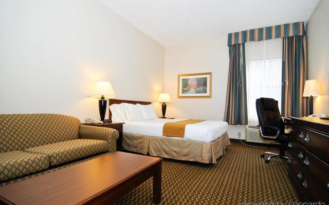 Days Inn & Suites by Wyndham Lafayette IN