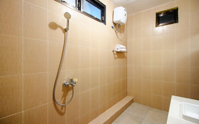 Oyo 2476 Maguwo Indah Homestay
