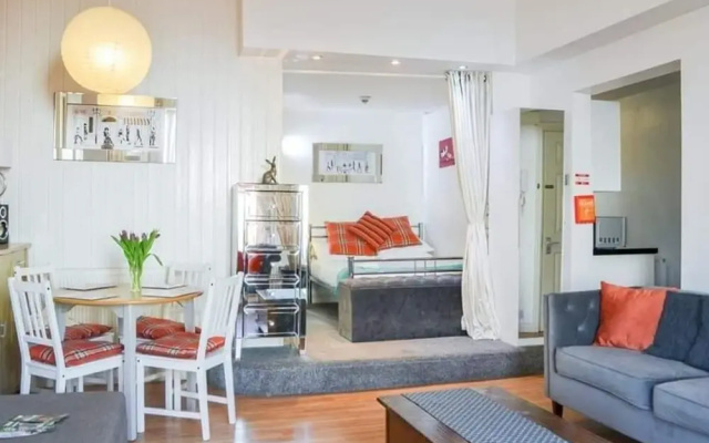 1 Bed Studio Sleeps 4 - Seaside, Dog Friendly