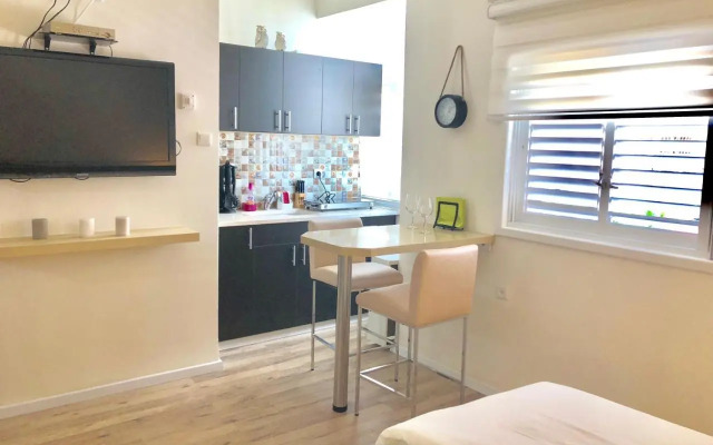 Studio Apartment in Bat-Yam