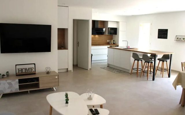 Holiday Home With Large Garden and Pool