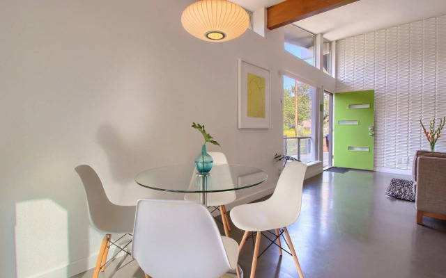 Travis Heights Modern I