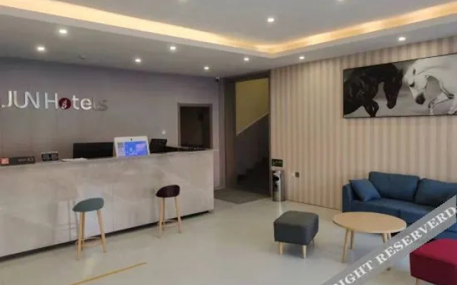 Junyi Chain Hotel (Xiong County)