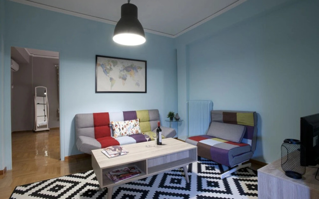 Ambelokipi. Spacious Sunny Apartment