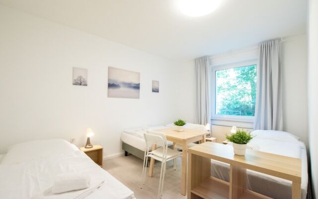 Comfortable Large Center Apartment