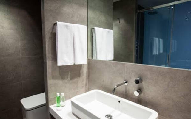 Izaka Apartments D377