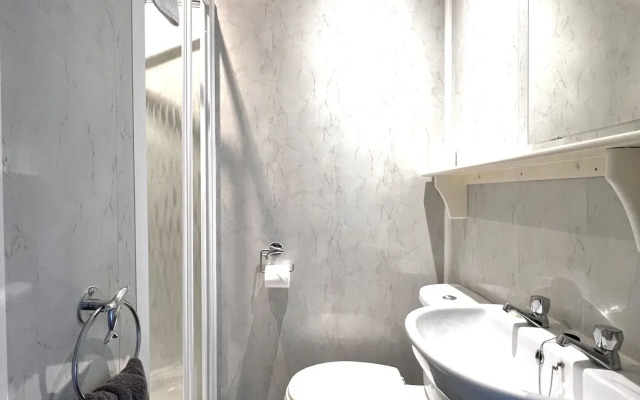 Central Cove Guesthouse