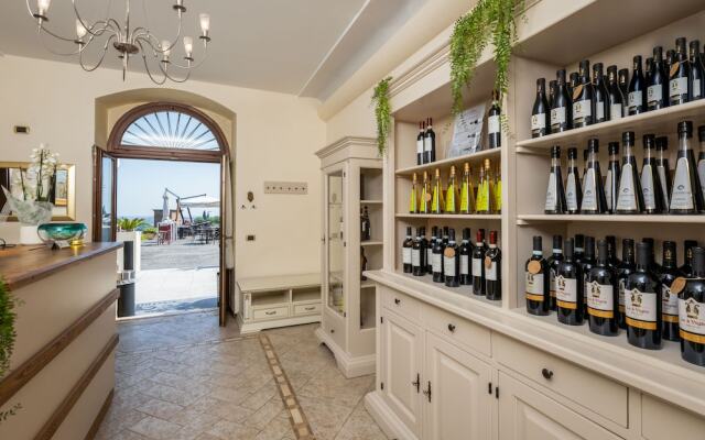 Castrum Wine Relais