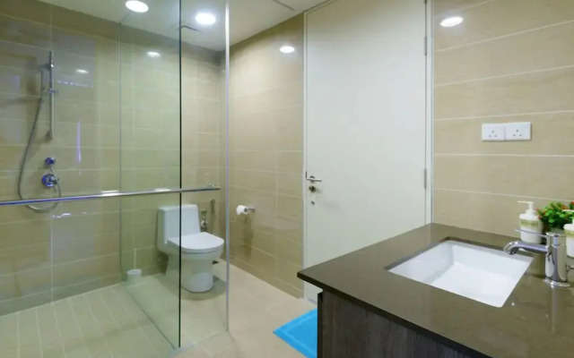 2 Bedrooms Apartment By The Sea