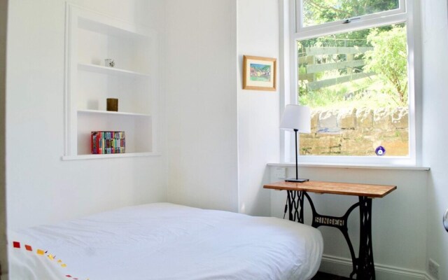 Bright And Comfortable 2 Bedroom Flat