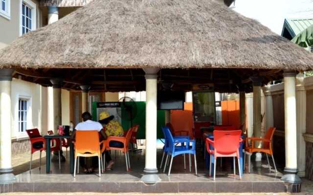 Unique Didis Royal Hotel & Suites