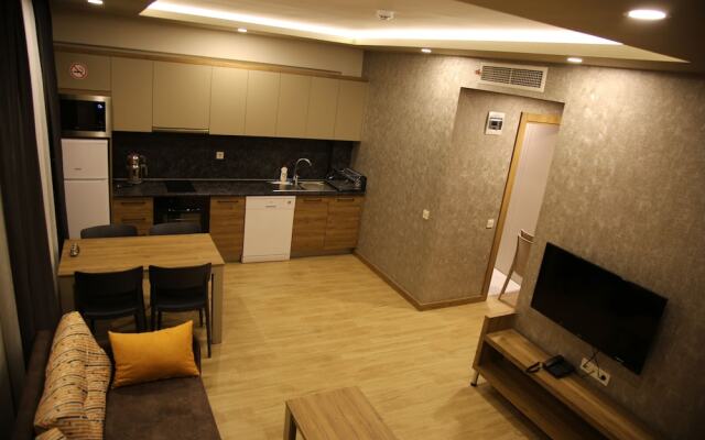 Golden World Suite Hotel