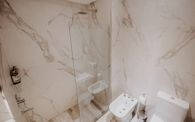 La Urumpta Hotel, AKEN MIND